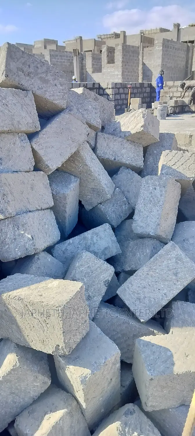 Ndarugo Mawe, Machine Cut Stones 