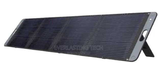 .UGREEN 200W Portable Solar Panel -