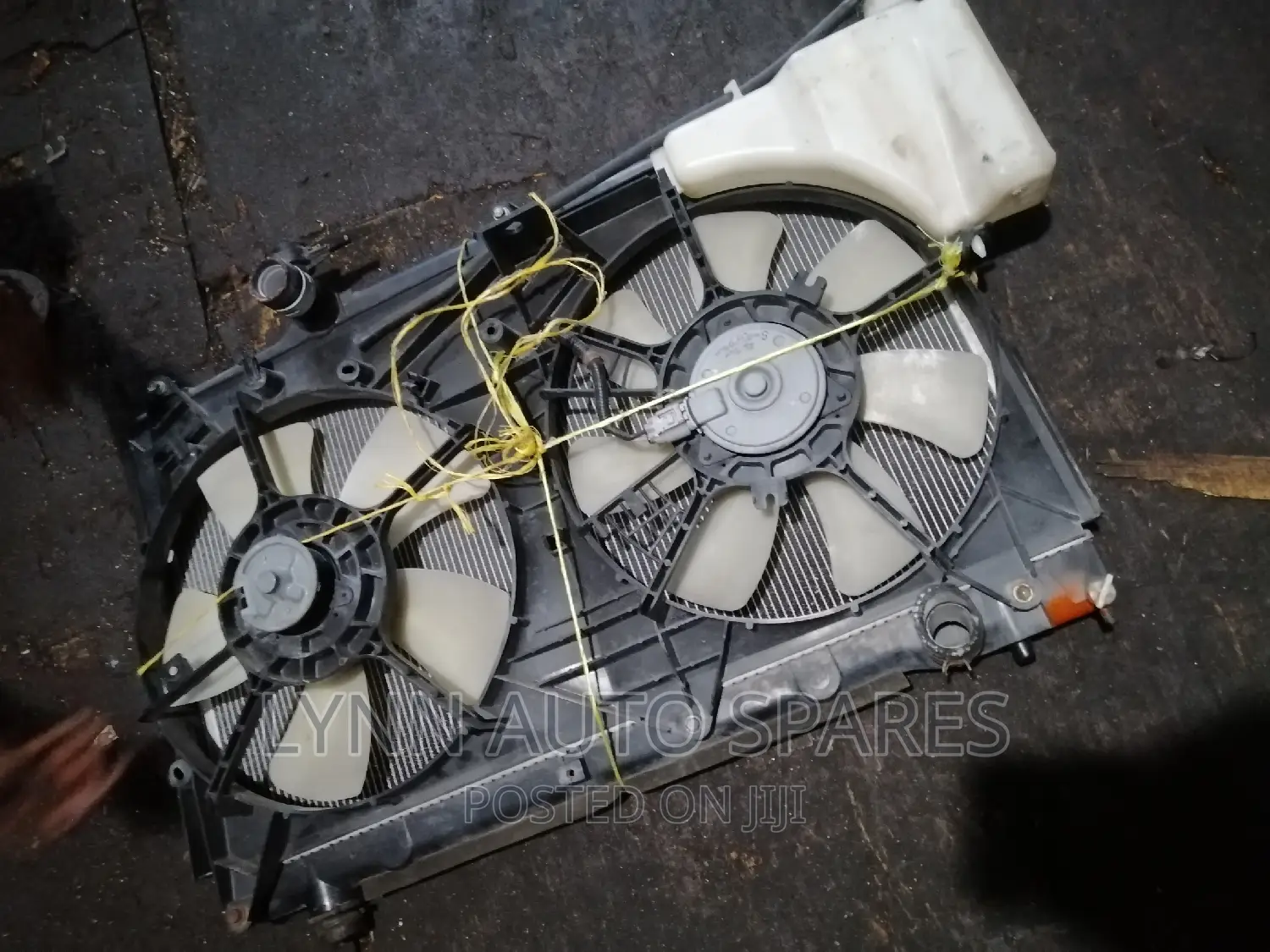 Toyota Voxy/Noah 3ZR Complete Radiator