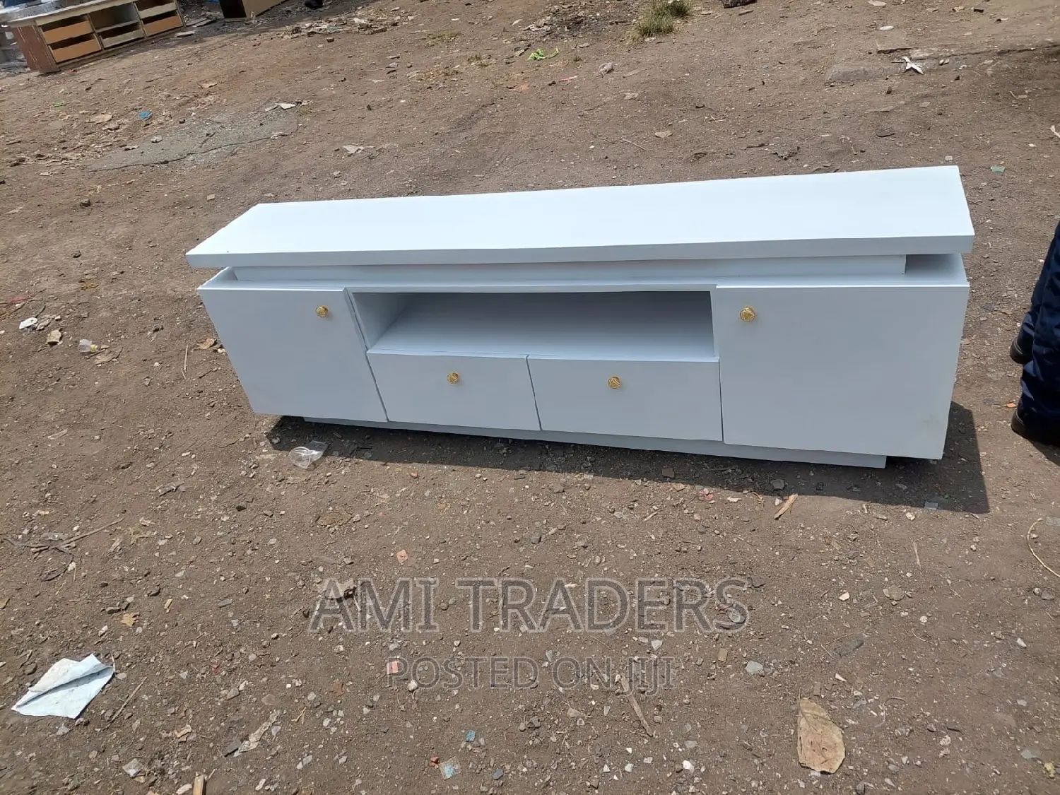 White Golden Tv Stand (6ft)