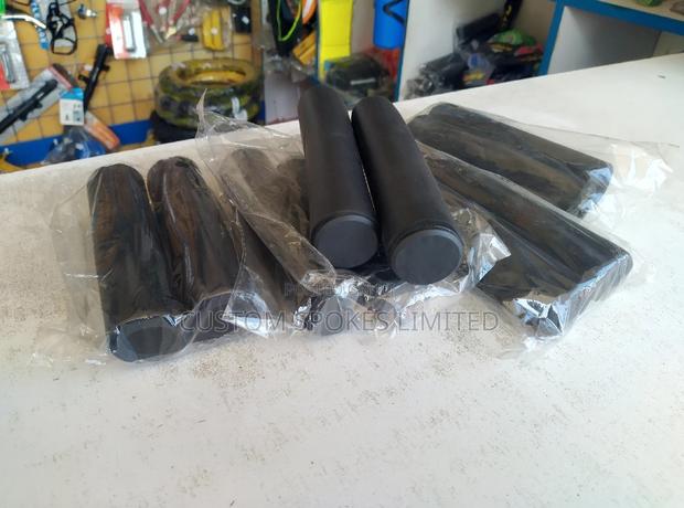 Soft Rubber Grips With End Caps - thumbnail 2