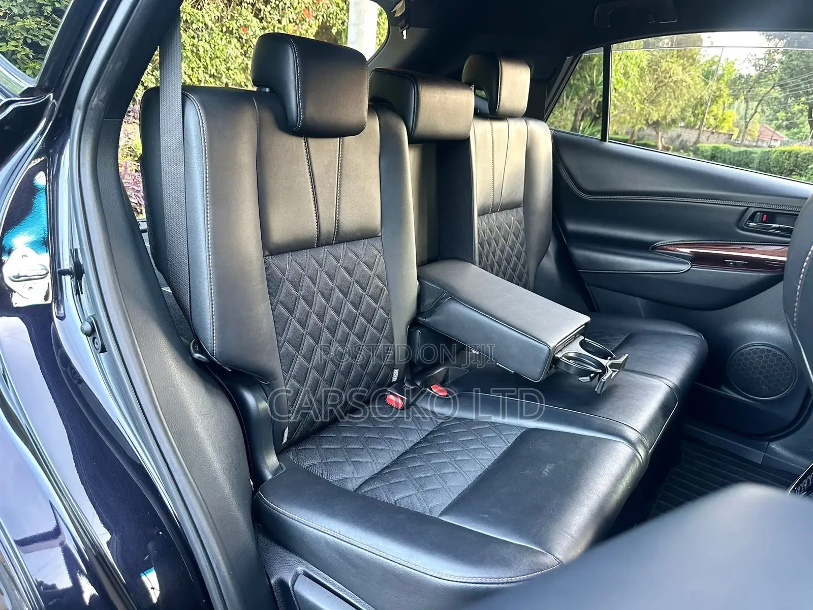 Toyota Harrier 2.0 2016 Black