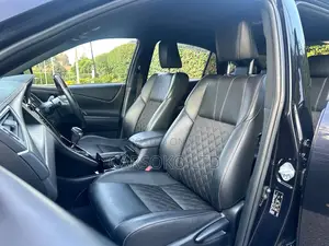 Toyota Harrier 2.0 2016 Black