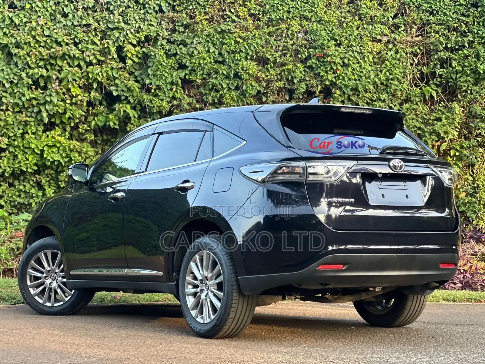 Toyota Harrier 2.0 2016 Black
