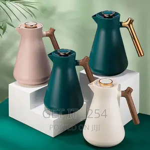 Wooden Handle Vacuum Flask Capacity: 1.45L