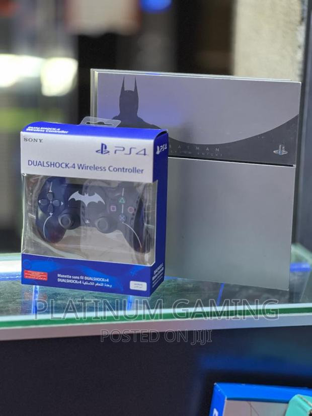 PS4 Standard Arkham Knight Bundle - main view