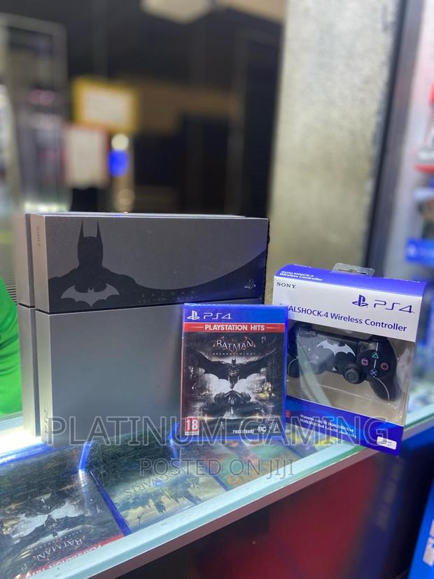 Playstation 4 Standard (500GB) - main view