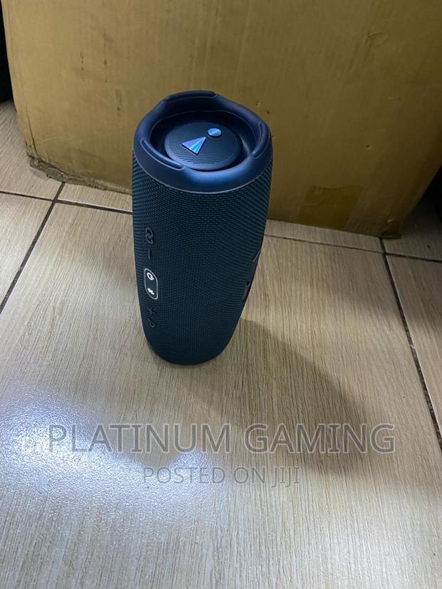 Blue JBL Charge 5 (Ex-Uk) - main view
