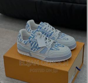 Louice Vuitton Sneakers - thumbnail 2