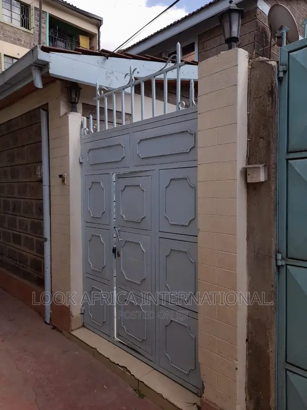3bdrm Maisonette in Phase 3A, Komarock for sale