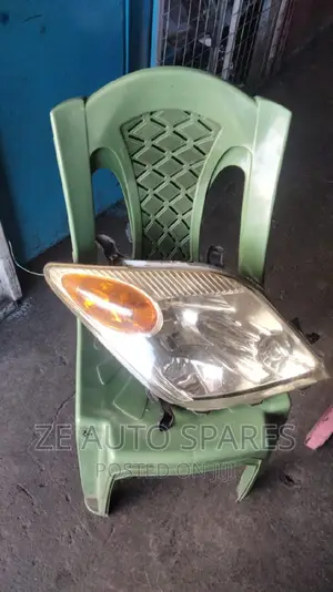 Toyota Ist 2005 Headlight Non Xenon Available