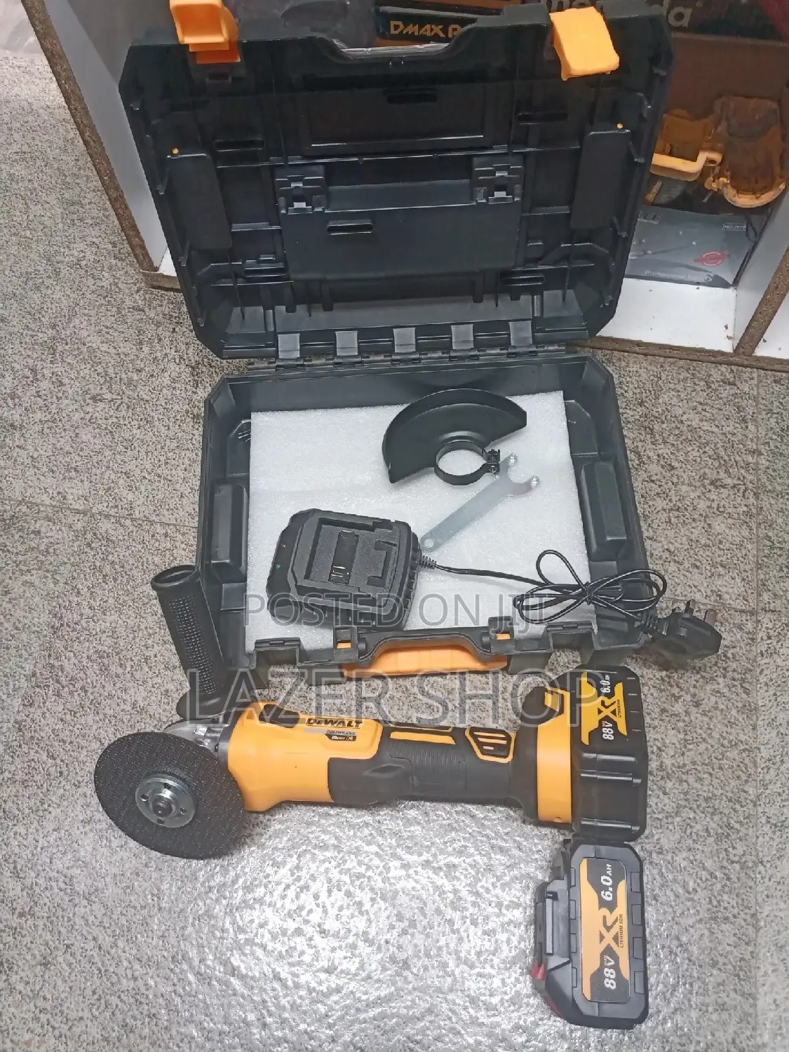 Cordless Grinder With Accessories