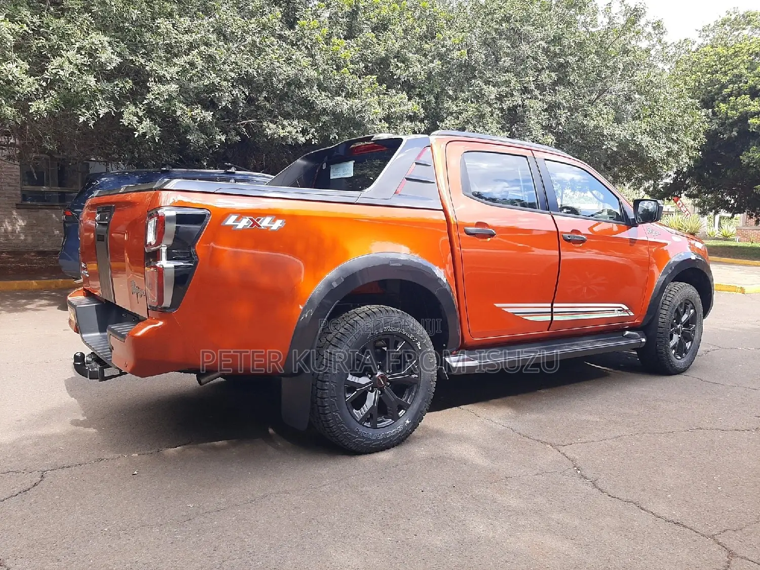 New Isuzu D-MAX 2024 Orange