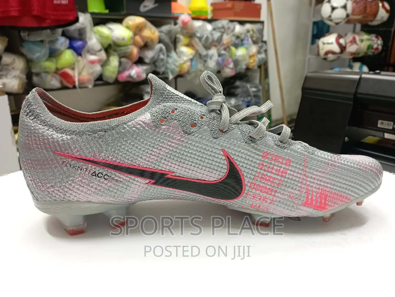 Nike Mercurial Vapor Football Cleats