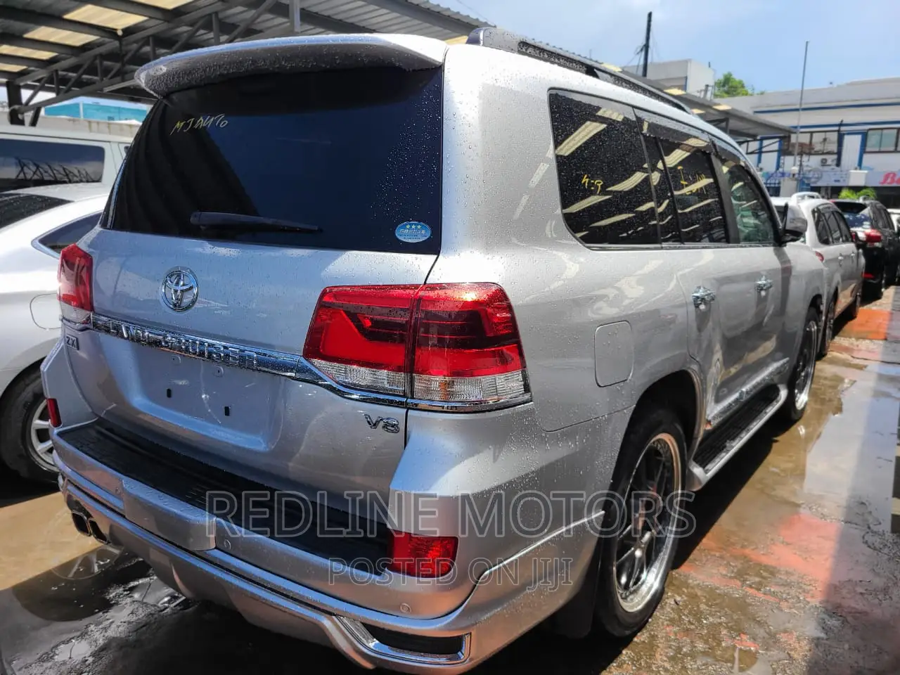 Toyota Land Cruiser 4.6 V8 AX 2017 Silver