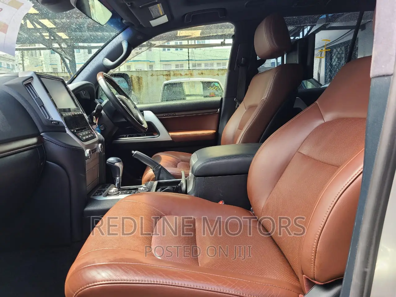 Toyota Land Cruiser 4.6 V8 AX 2017 Silver