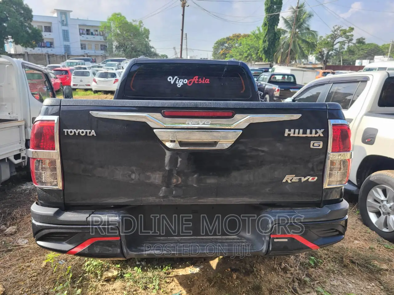 Toyota Hilux 2016 Black