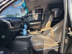 Toyota Hilux 2016 Black