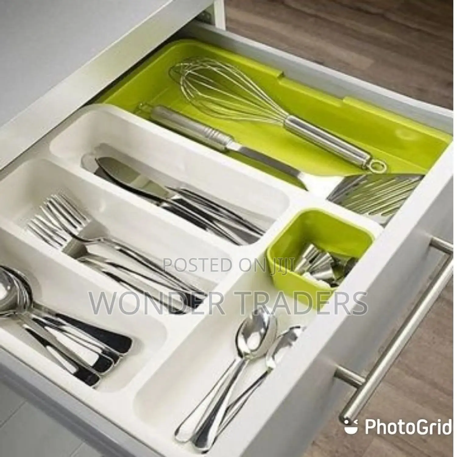 Expandable Cutlery Organiser.