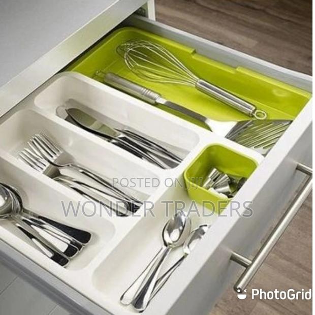 Expandable Cutlery Organiser.