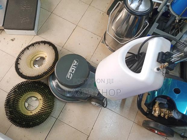 Floor Scrubber Machine - thumbnail 3