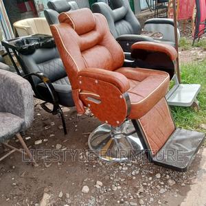 Hydraulic Barber Seat - main view