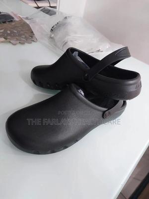 Theatre Clogs Open. - thumbnail 2