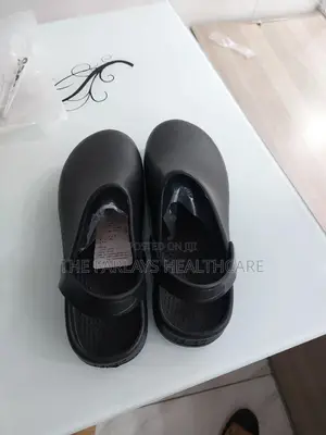 Theatre Clogs Open.