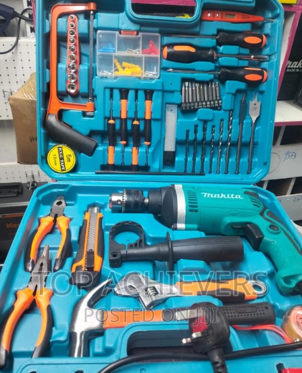 Powerful Makita Drillset 710w - main view