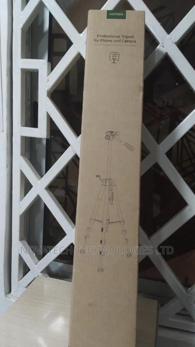 UGREEN Professional Tripod for Phone and Camera - LP661