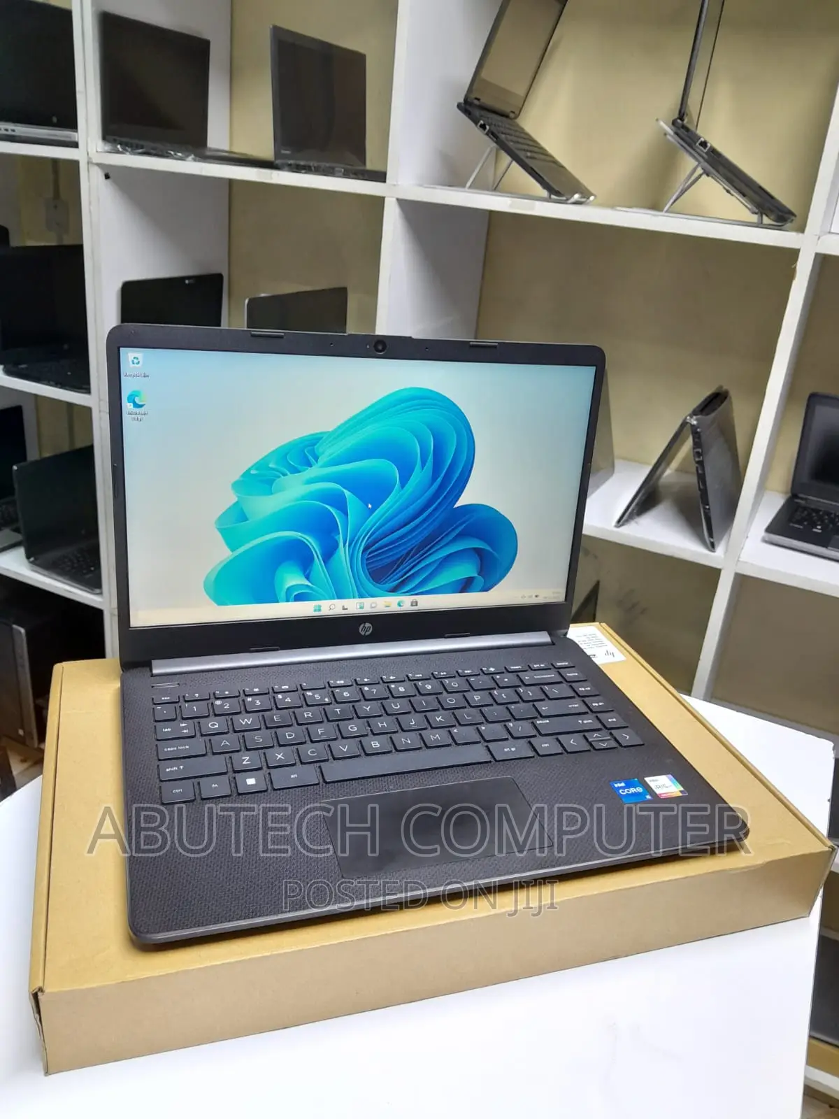 Laptop HP 14-Dq2031tg 8GB Intel Core I5 SSD 256GB