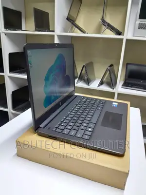 Laptop HP 14-Dq2031tg 8GB Intel Core I5 SSD 256GB