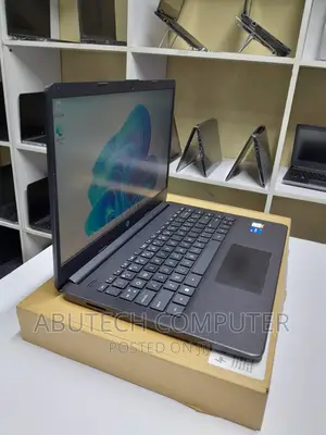 Laptop HP 14-Dq2031tg 8GB Intel Core I5 SSD 256GB