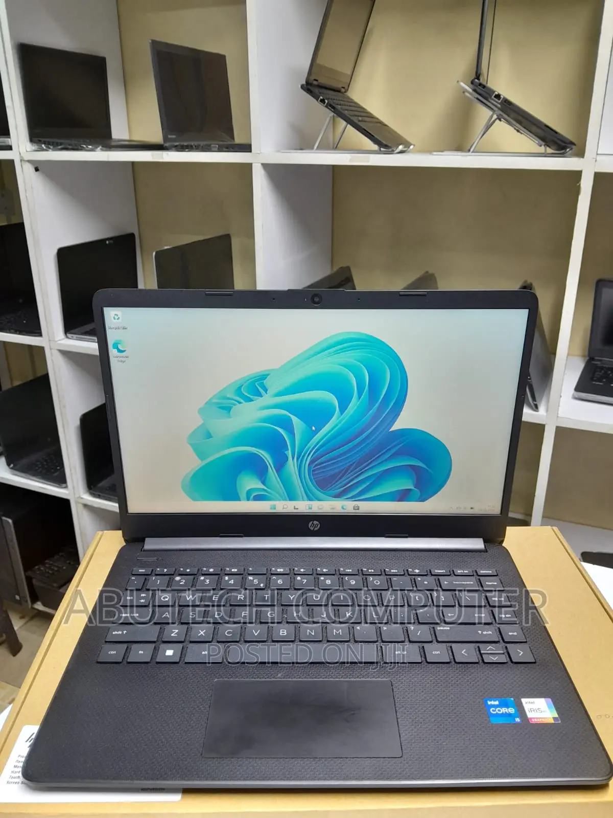 Laptop HP 14-Dq2031tg 8GB Intel Core I5 SSD 256GB