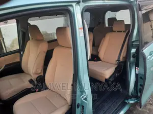 Toyota Noah 1.8 FWD Hybrid (7 seater) 2016 Blue