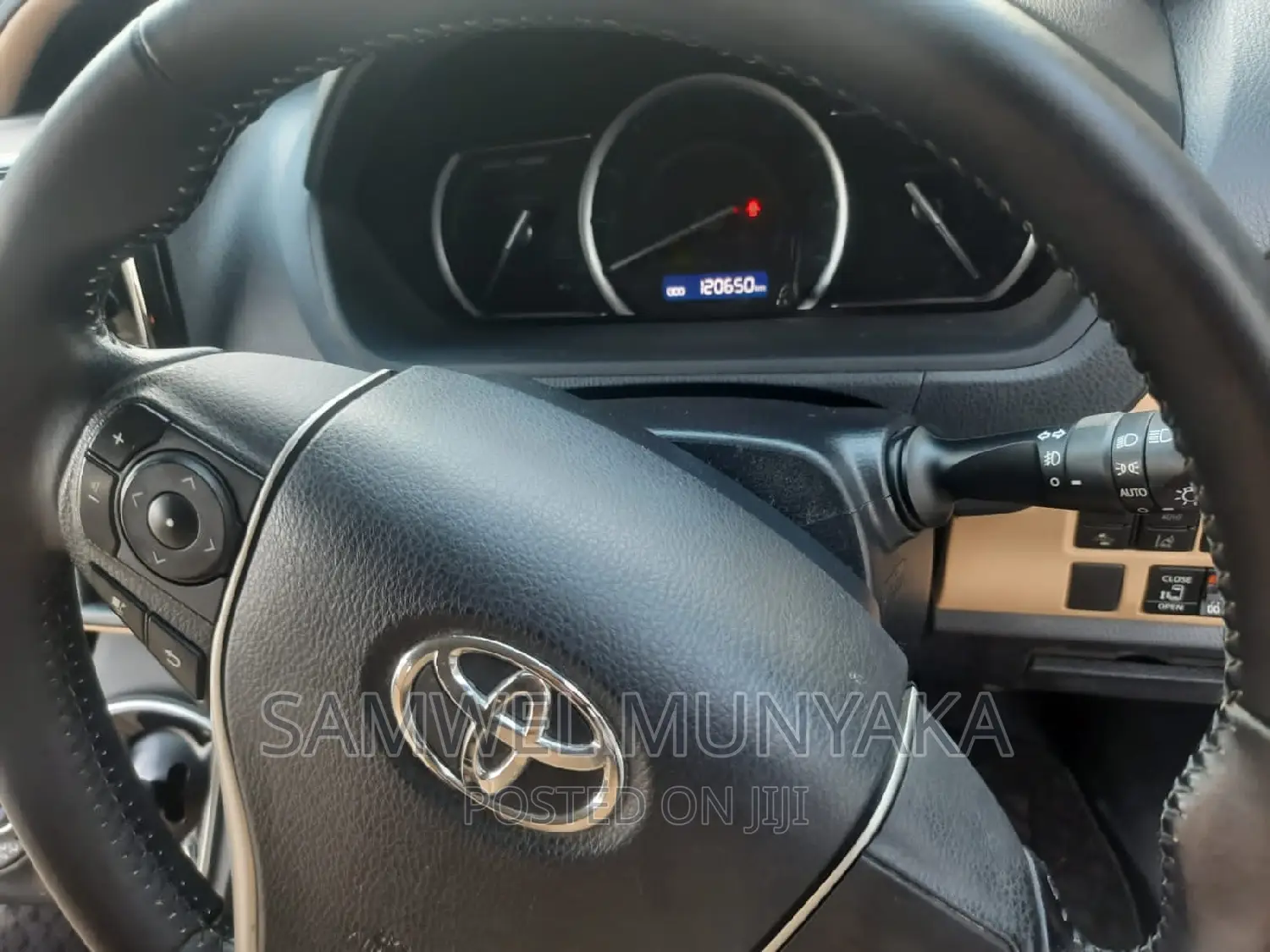 Toyota Noah 1.8 FWD Hybrid (7 seater) 2016 Blue