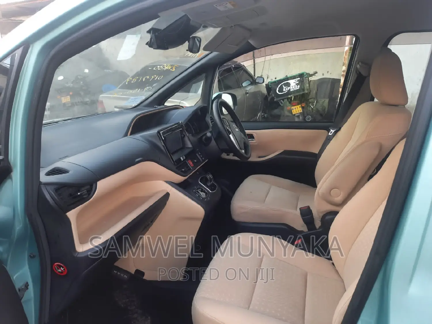 Toyota Noah 1.8 FWD Hybrid (7 seater) 2016 Blue