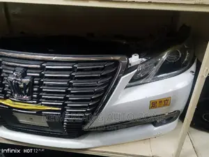 Toyota Crown Royal 2014 Nosecut Complete.