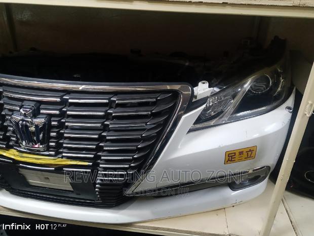 Toyota Crown Royal 2014 Nosecut Complete.
