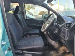 Toyota Voxy 2016 Blue