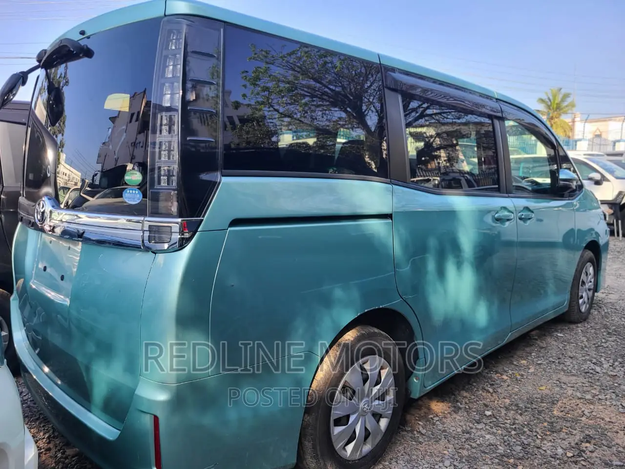 Toyota Voxy 2016 Blue
