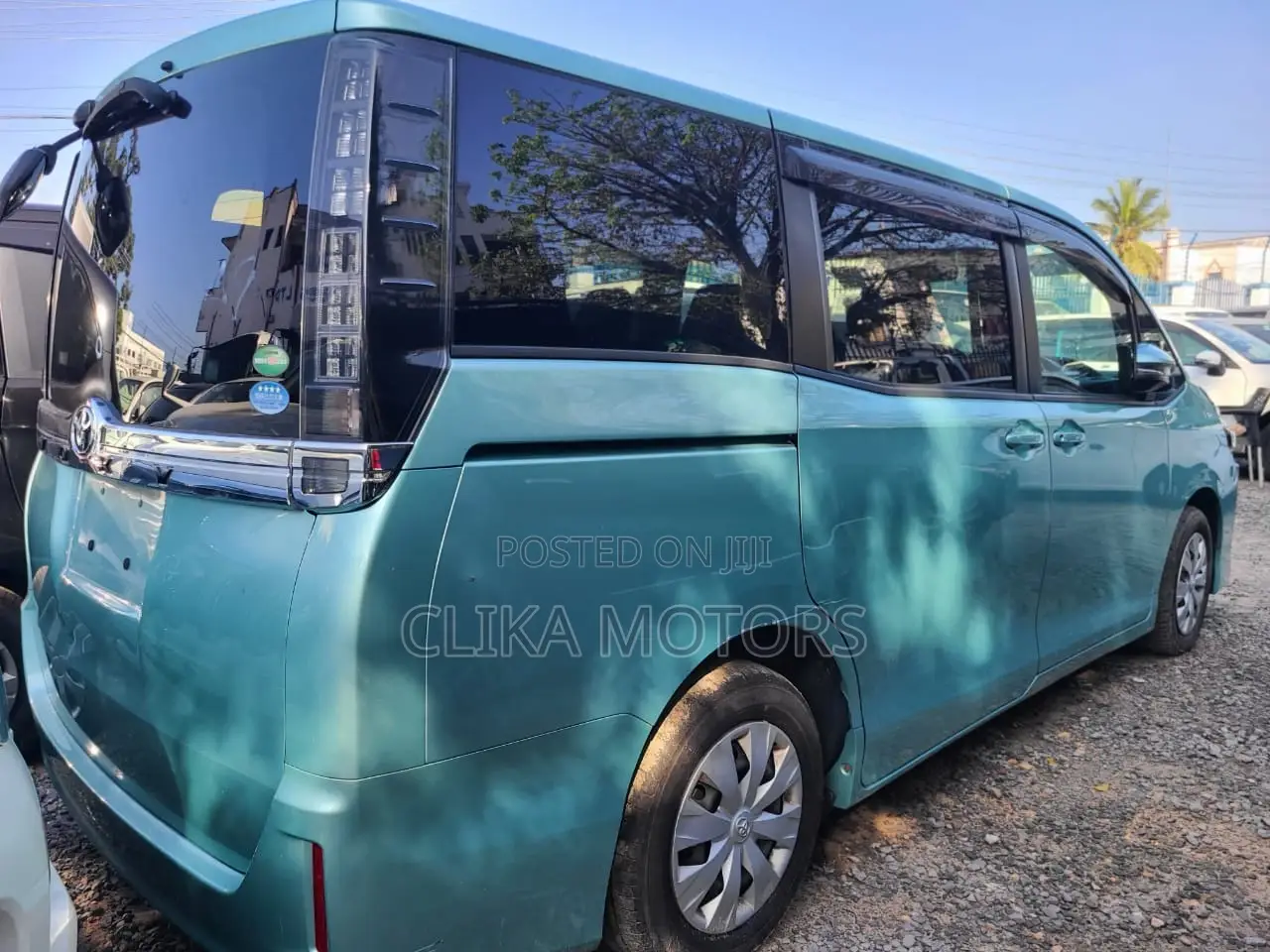 Toyota Voxy 2016 Blue