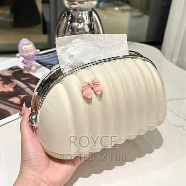 Creamy -White Shell Shape Serviette Holder - thumbnail 4