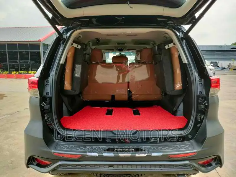 Toyota Fortuner 2.8 D AWD 2018 Black