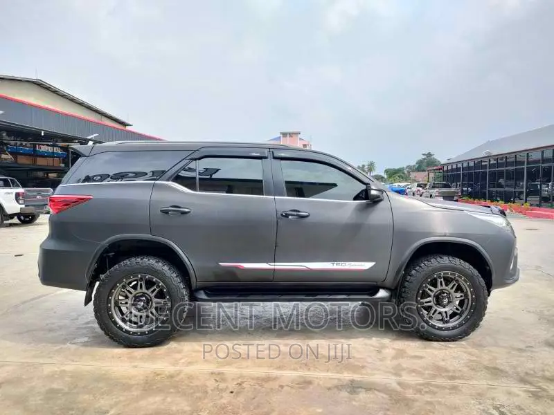 Toyota Fortuner 2.8 D AWD 2018 Black