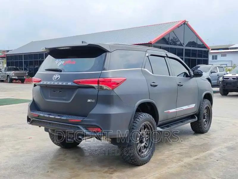 Toyota Fortuner 2.8 D AWD 2018 Black