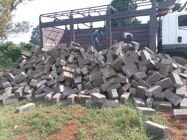 Ndarugo Za Walling(Walling Machine Cut Stones)