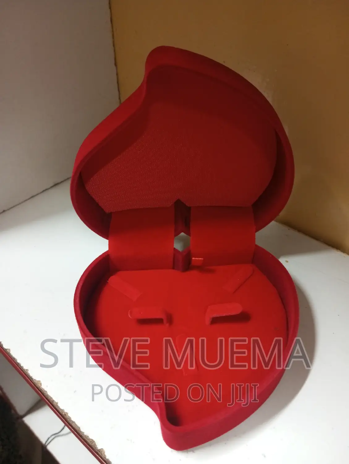 Gift Velvet Box.