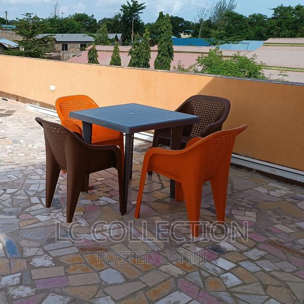 4 Skyplast Plastic Chair and 1 Square Table