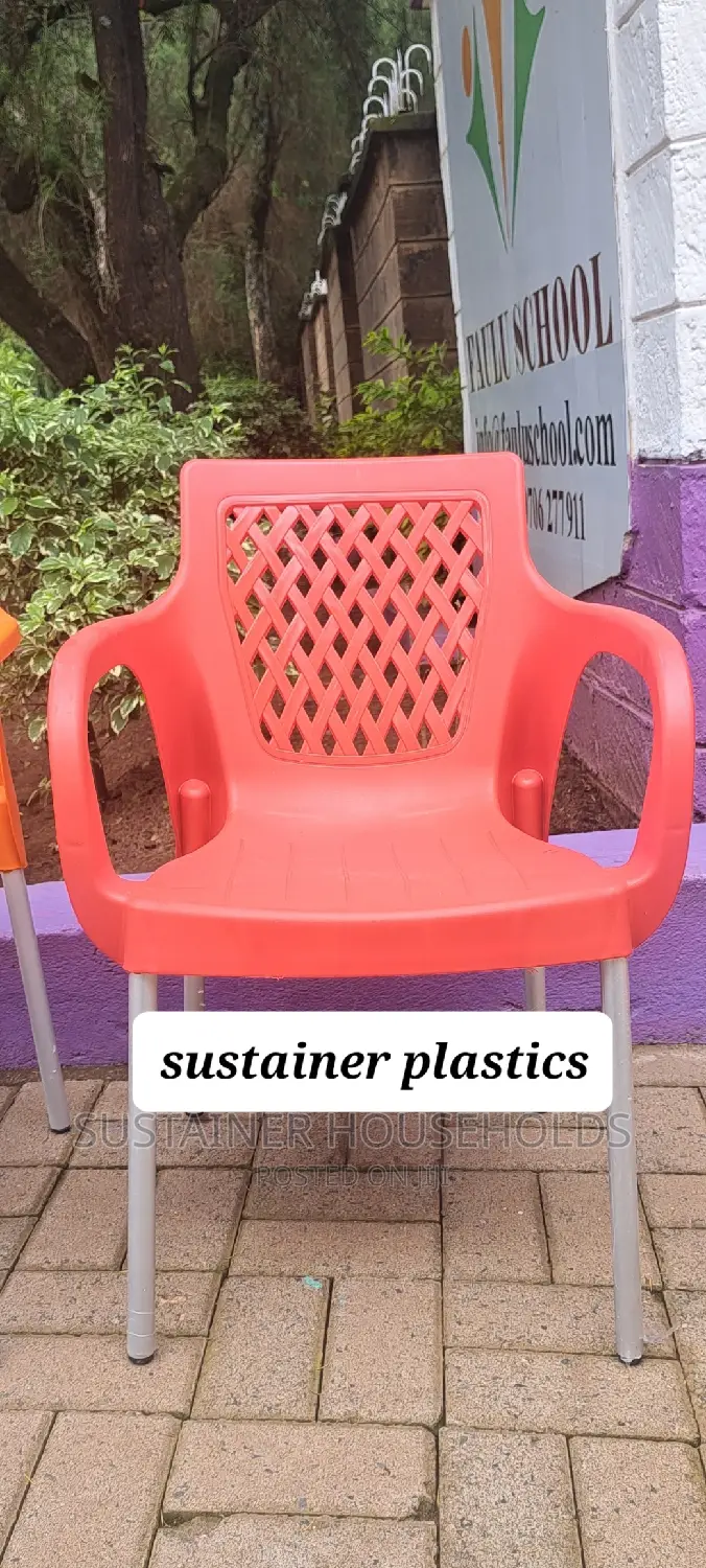 Plastic Chairs With Chrome Legs